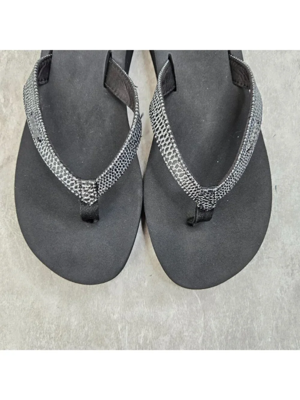 Reef Thong Sandals Size 10 Black Croc Comfort Open Toe Flip Flops Summer Beach